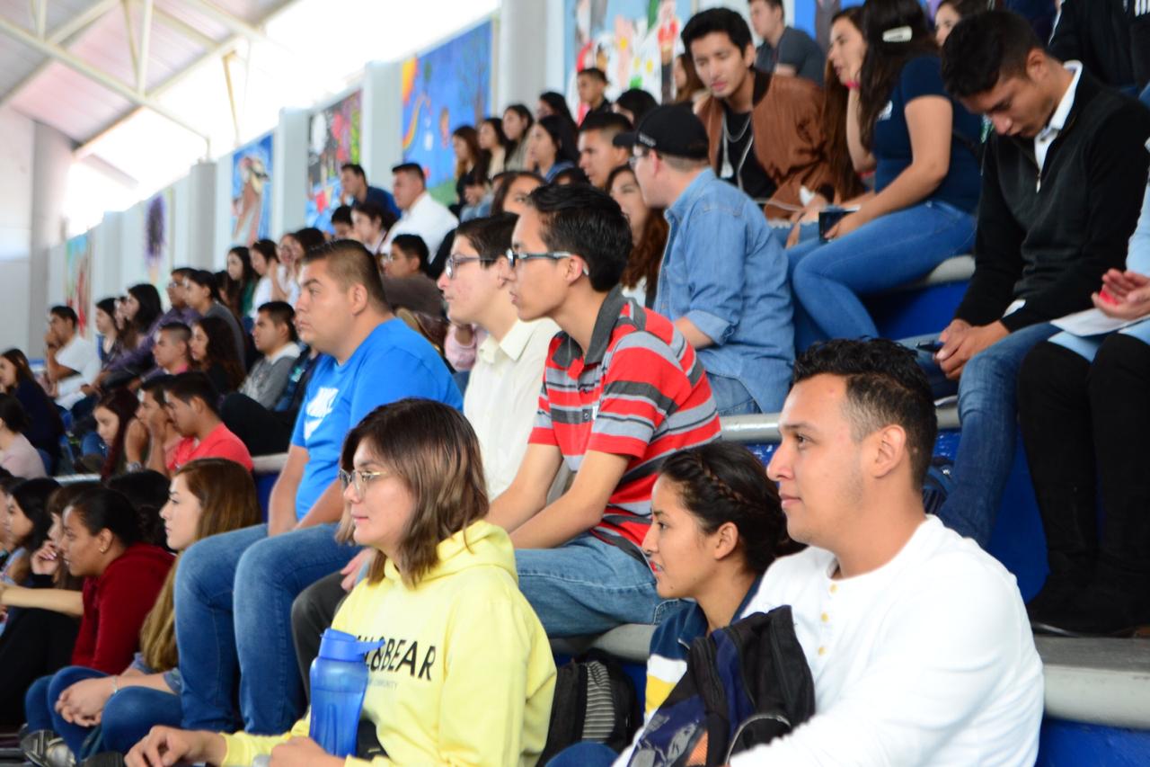  Vinculan a egresados con oportunidades de trabajo