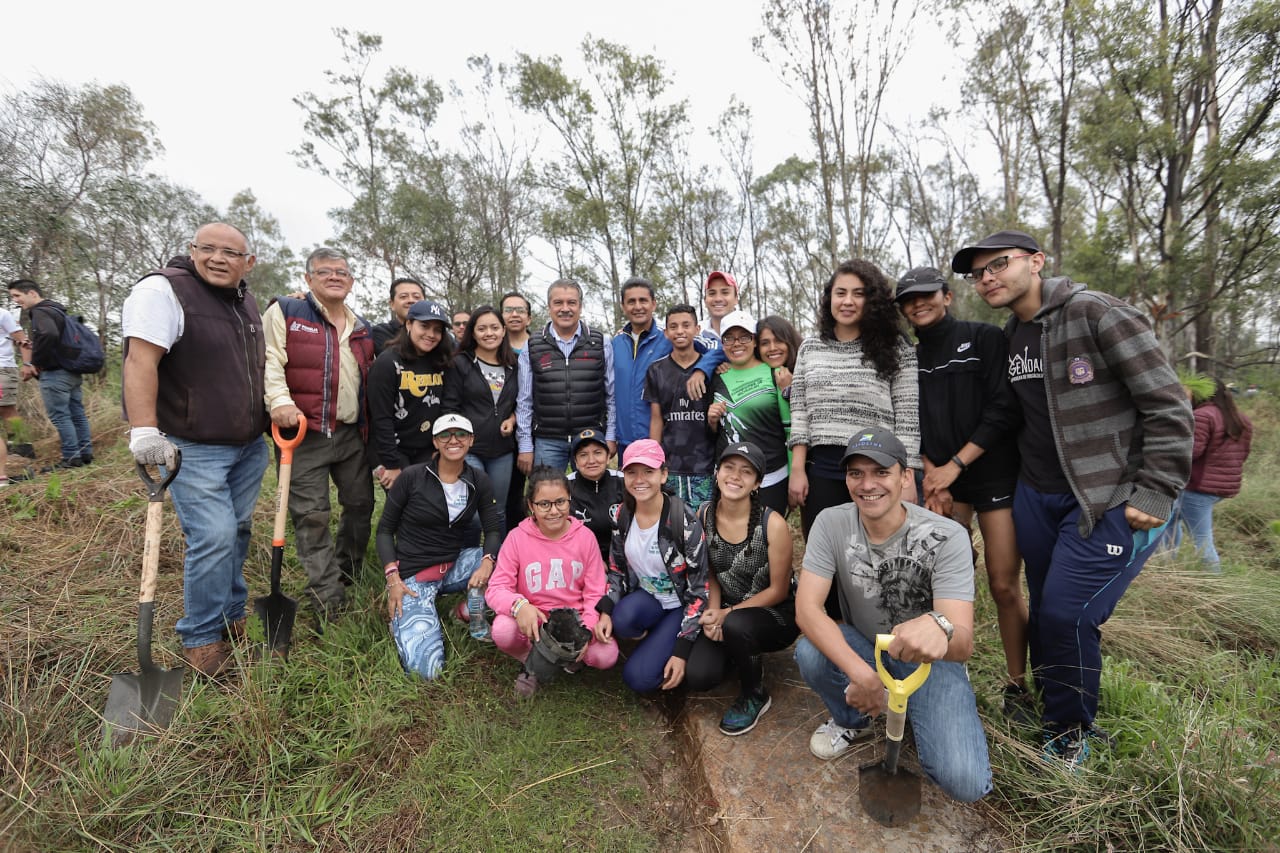  Class property employ ancho red  multi level mansion