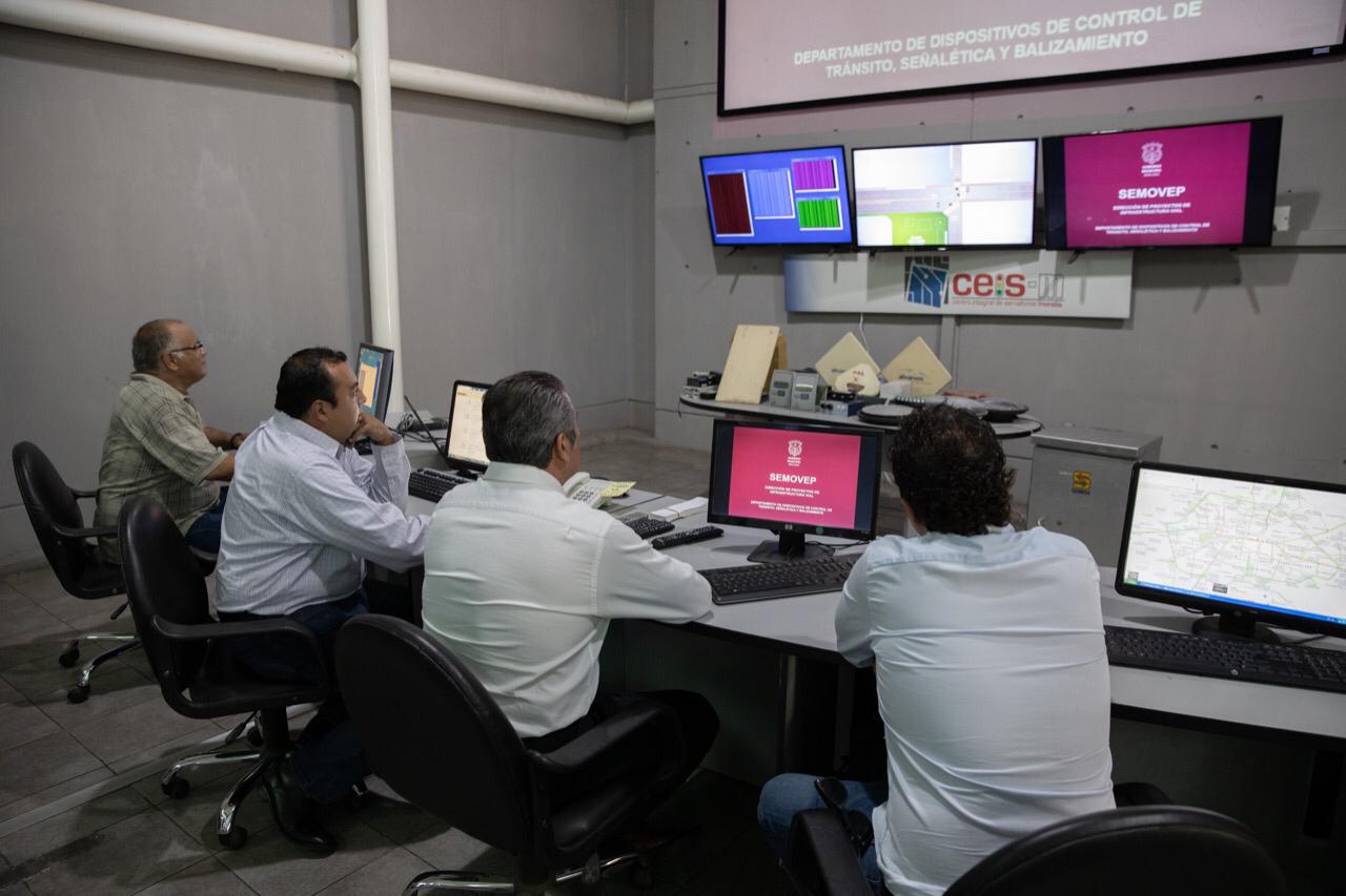  Analiza Ayuntamiento estrategias para optimizar red de semáforos