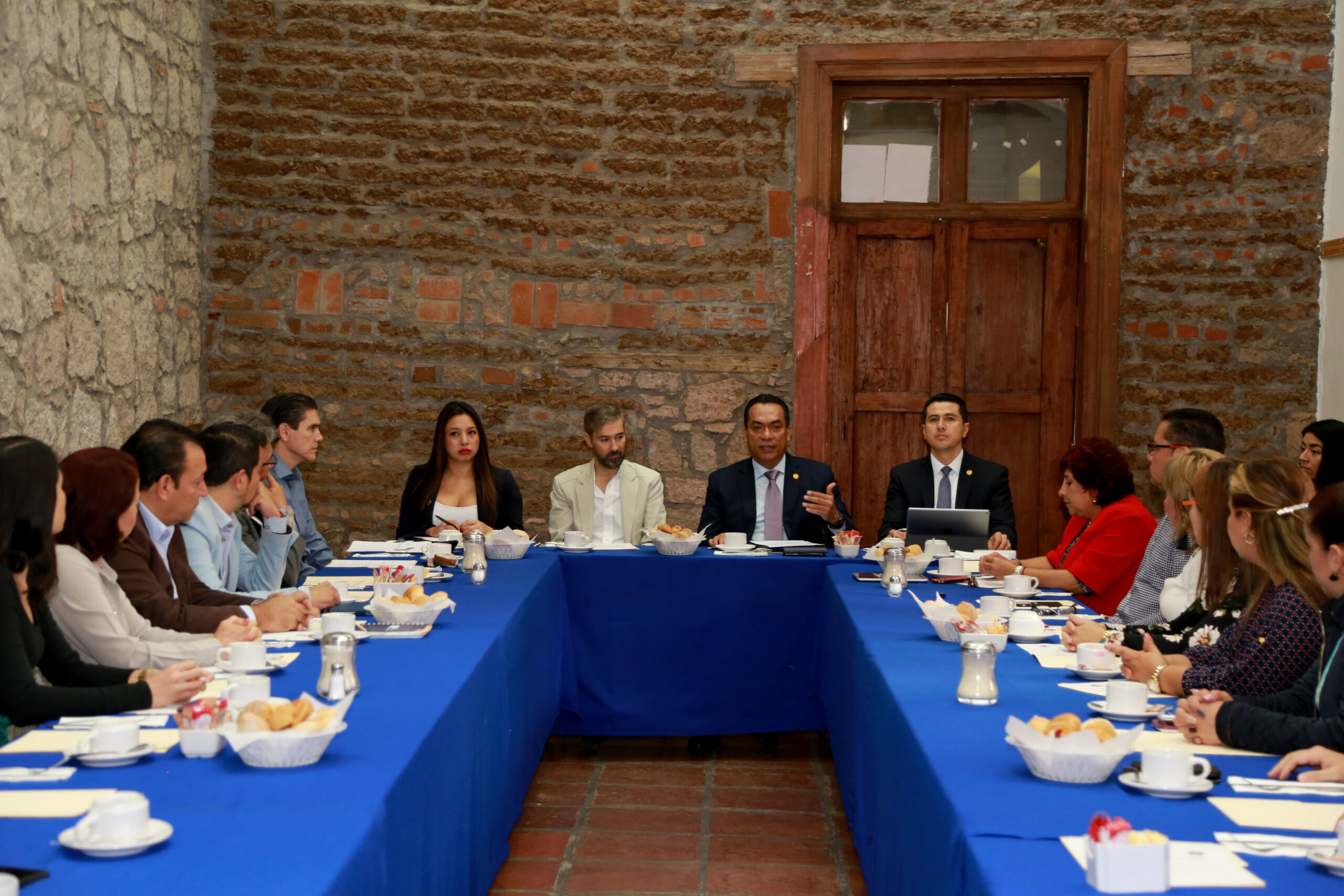  Fiscalía de Michoacán y AHMEMAC trazan plan conjunto contra la impunidad