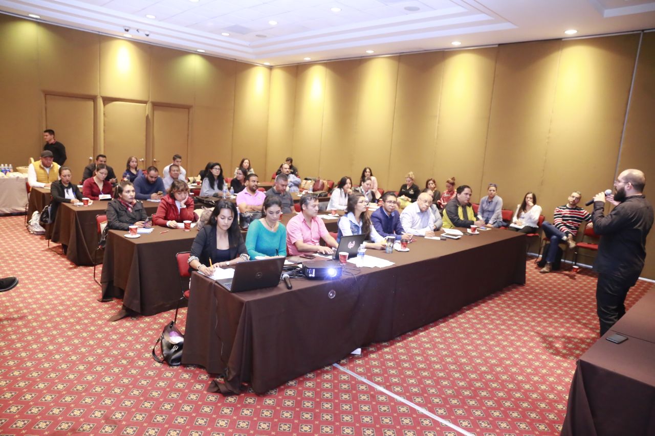 Brinda CGCS capacitación en comunicación digital a personal del ICATMI