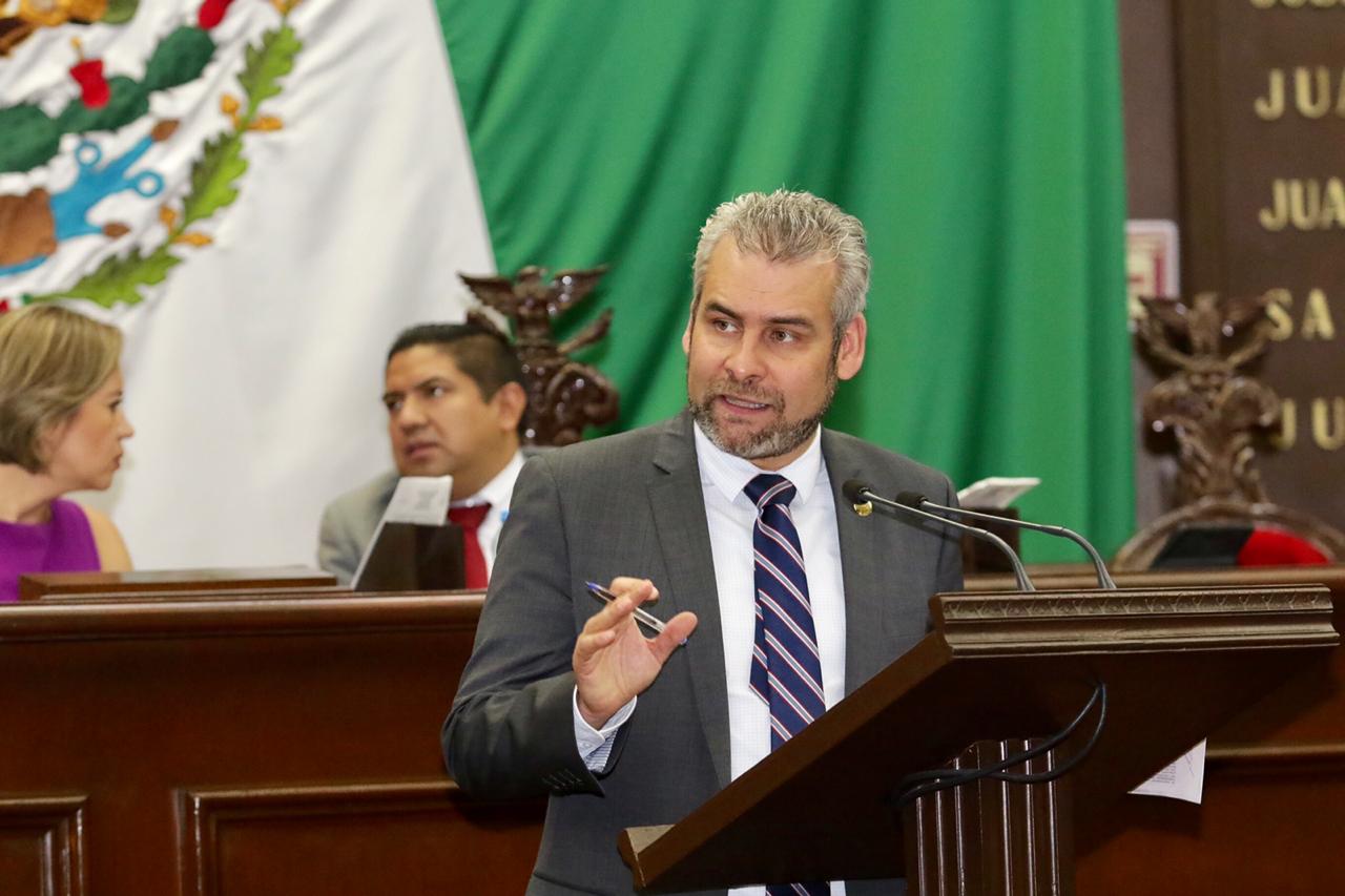  Alfredo Ramírez propone que mujeres ocupen la mitad de cargos públicos en órganos de gobierno