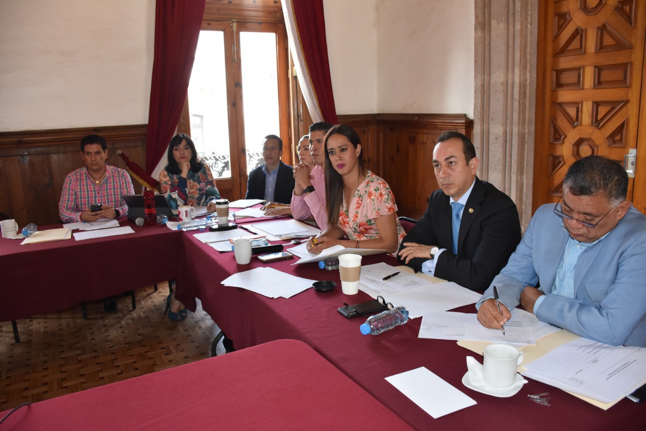  Comparecen 17 aspirantes a consejeros de la CEDH