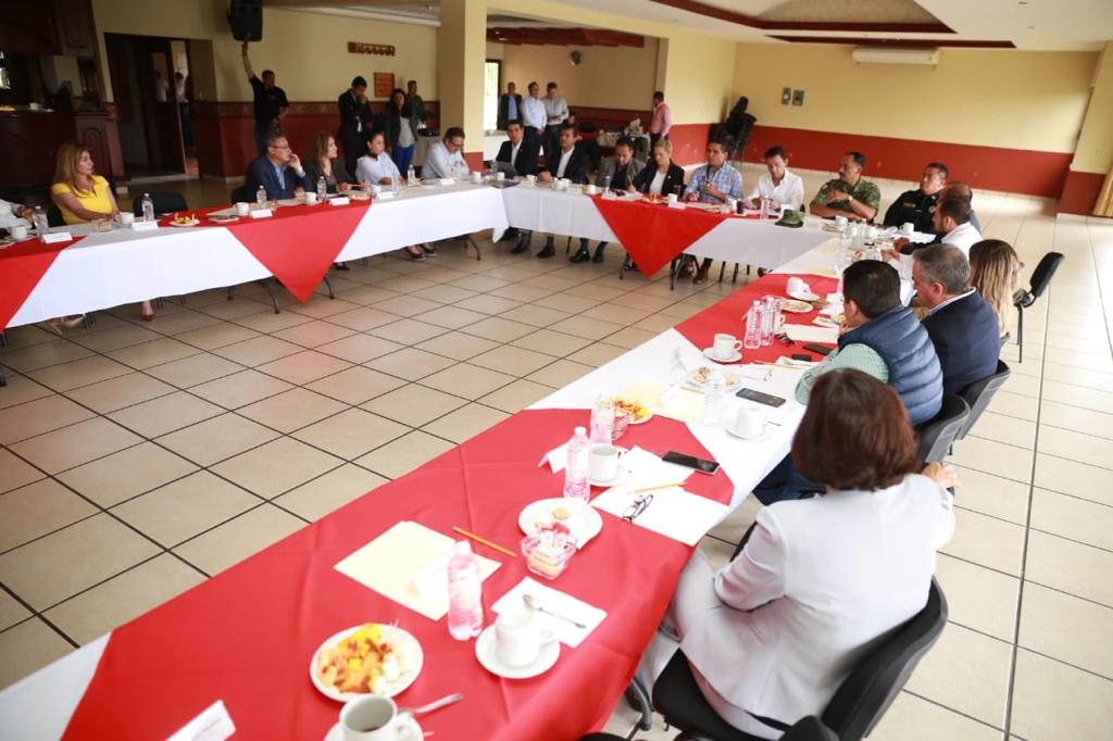  Aplicar la ley y fortalecer instituciones, el camino para la paz: Gobernador