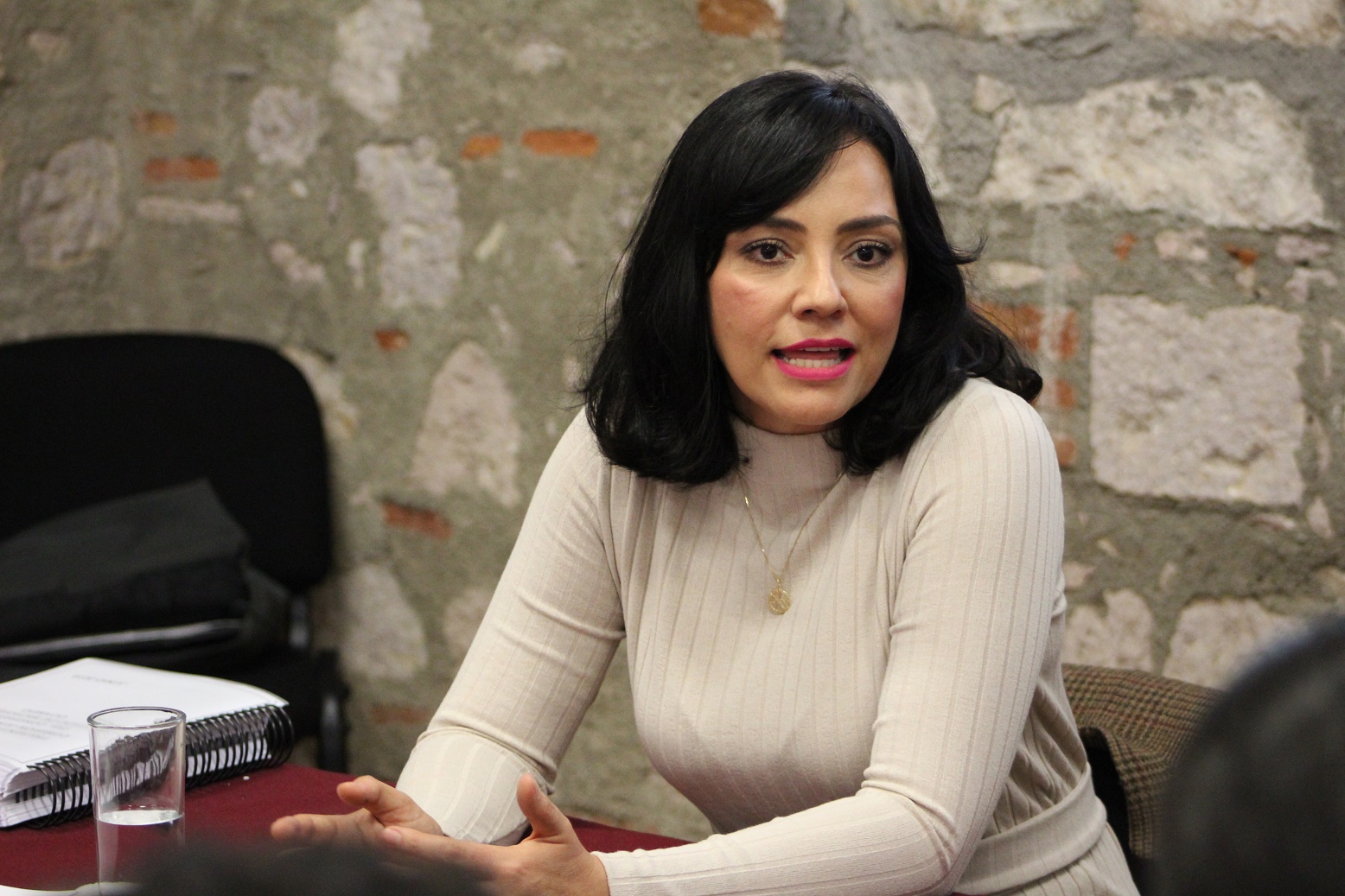 Garantizar el derecho a la familia para lograr una mejor sociedad: Adriana Hernández
