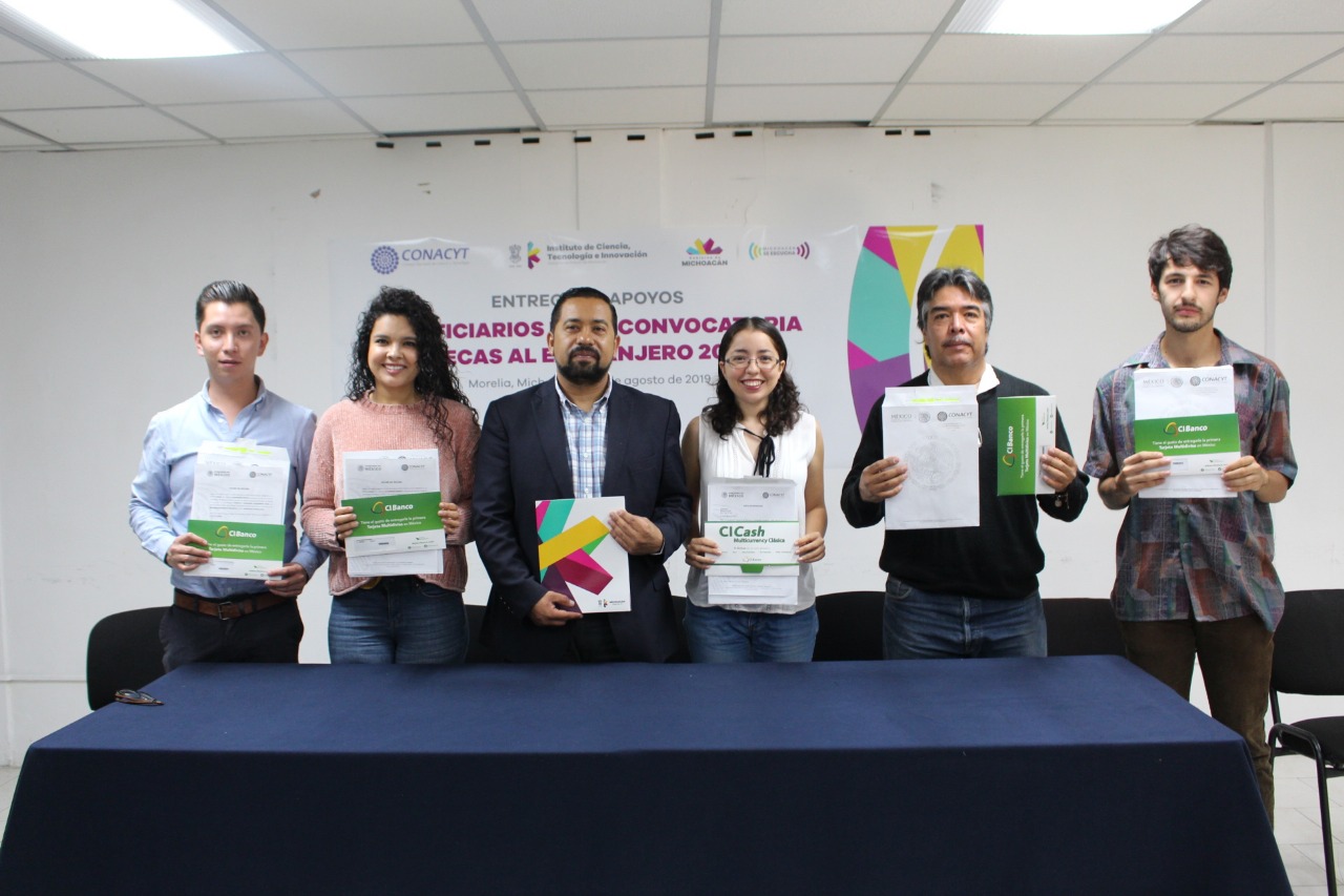  Entrega ICTI, apoyos a Becarios de Posgrados en el Extranjero