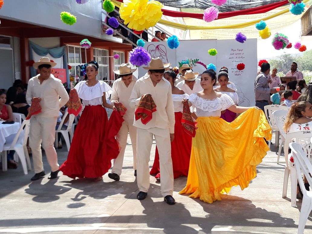  Talento estudiantil del CECyTEM en la XXV Jornada Estatal Cultural