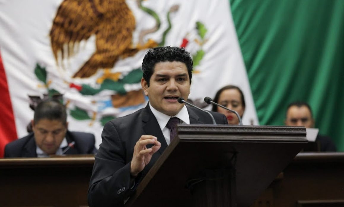  Busca Toño Madriz crecer Conalep en Michoacán