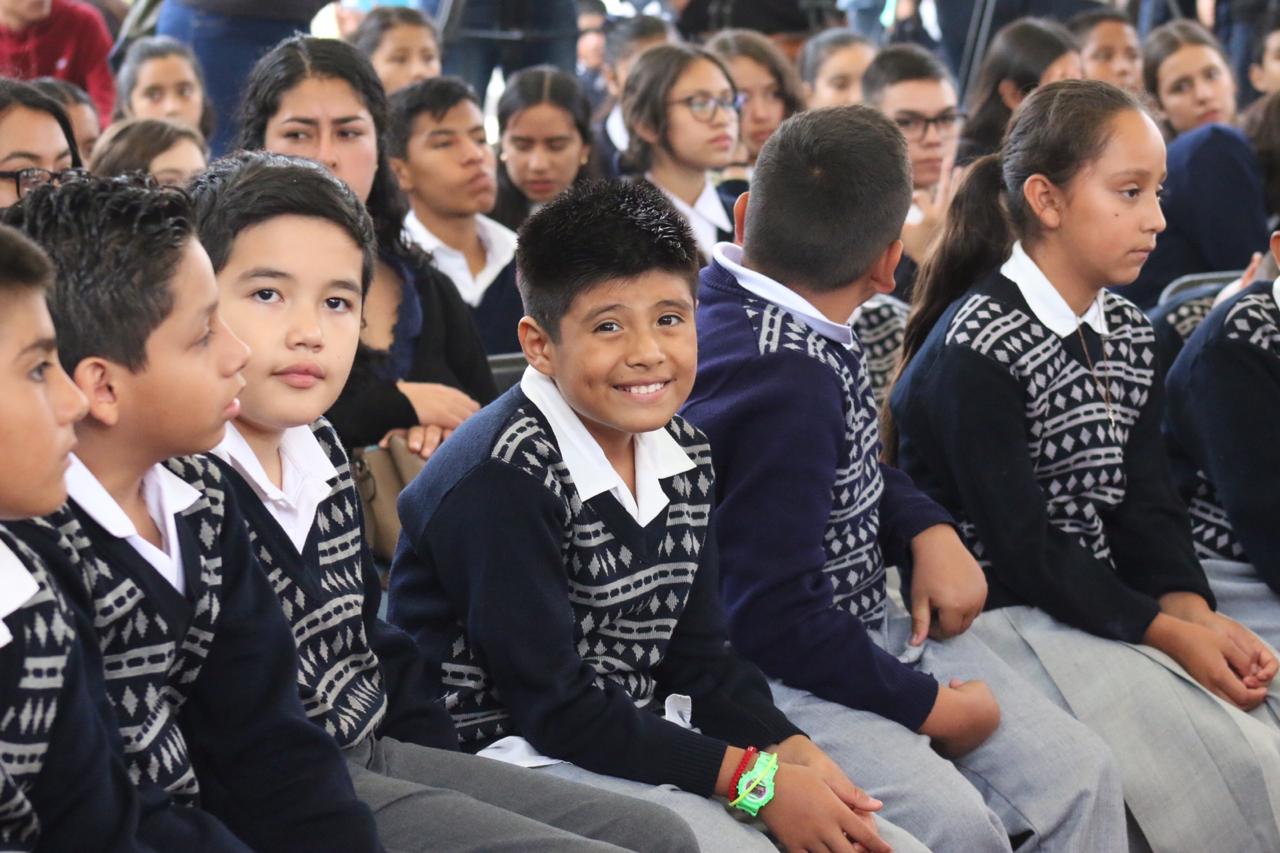  Disminuye reprobación y deserción escolar en Michoacán