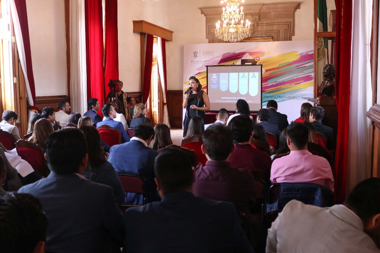  Congreso de Michoacán capacita a jóvenes parlamentarios en materia de trabajo legislativo