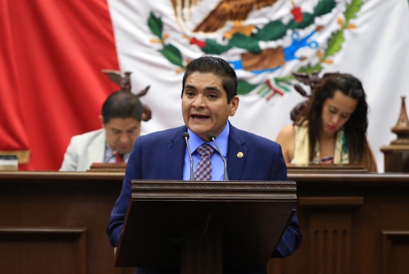  Solicita Arturo Hernández aumento al 30% de los recursos que reciben municipios y estados en el ramo 28