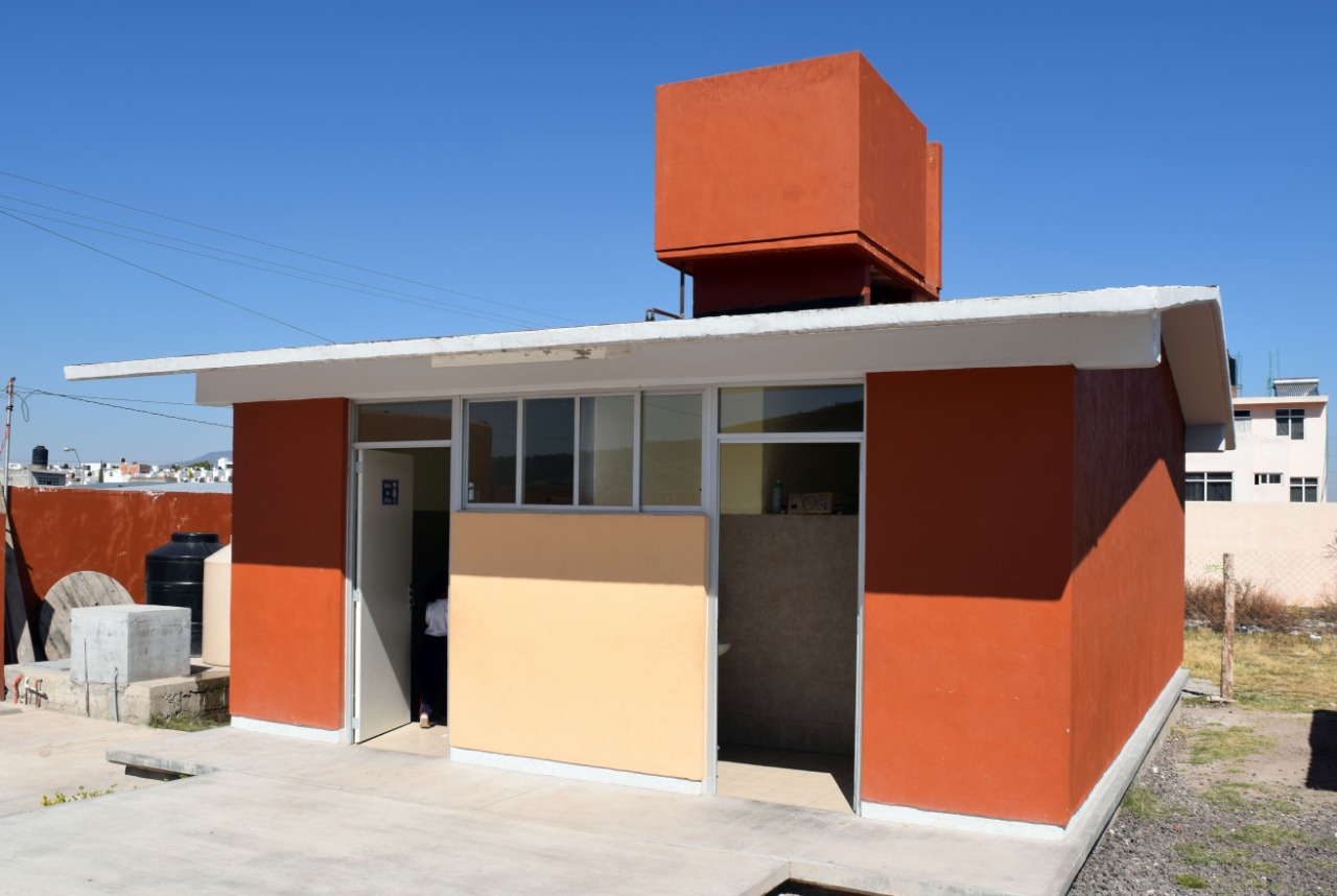  En primaria Emiliano Zapata de Morelia, obras por más de 3.5 millones de pesos: IIFEEM