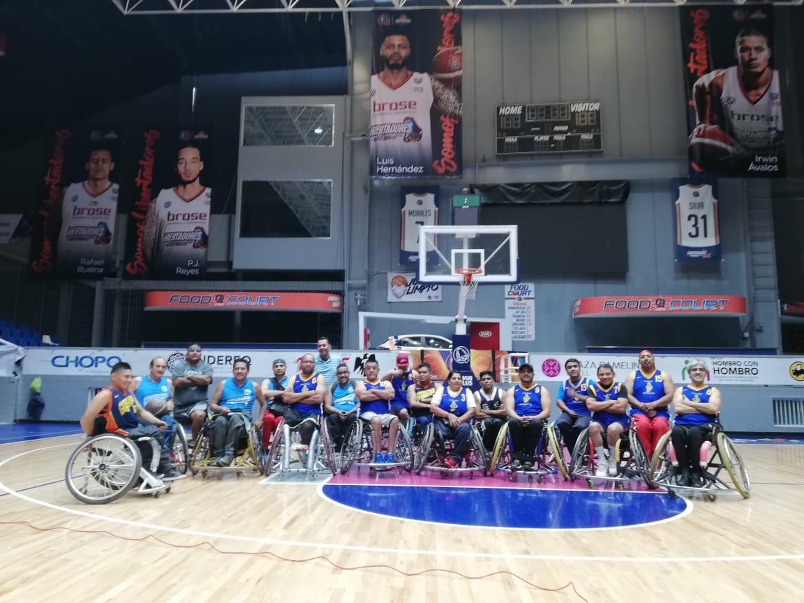  Los “Chuekos Michoacán”, terceros en la Liga Regional del Bajío, en básquet en silla de ruedas