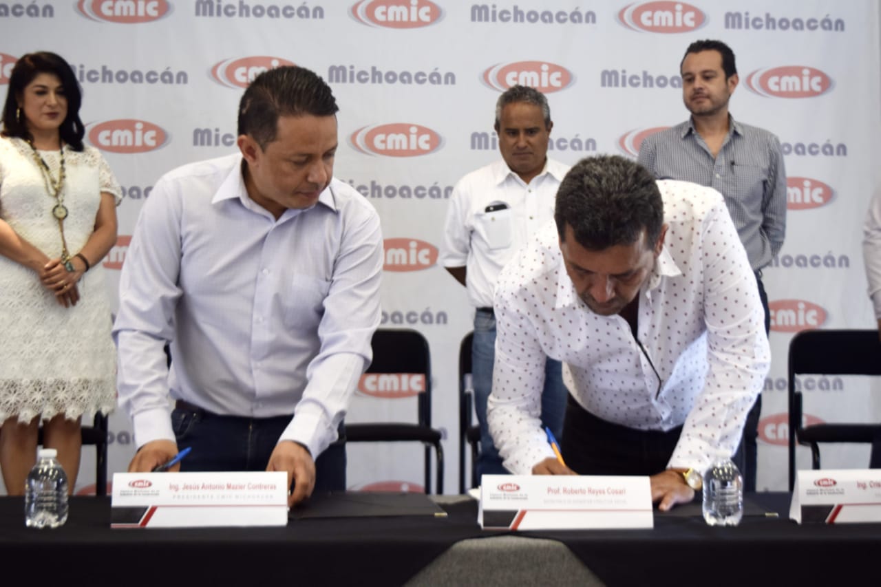  Signa convenio de colaboración CMIC y Gobierno de Morelia
