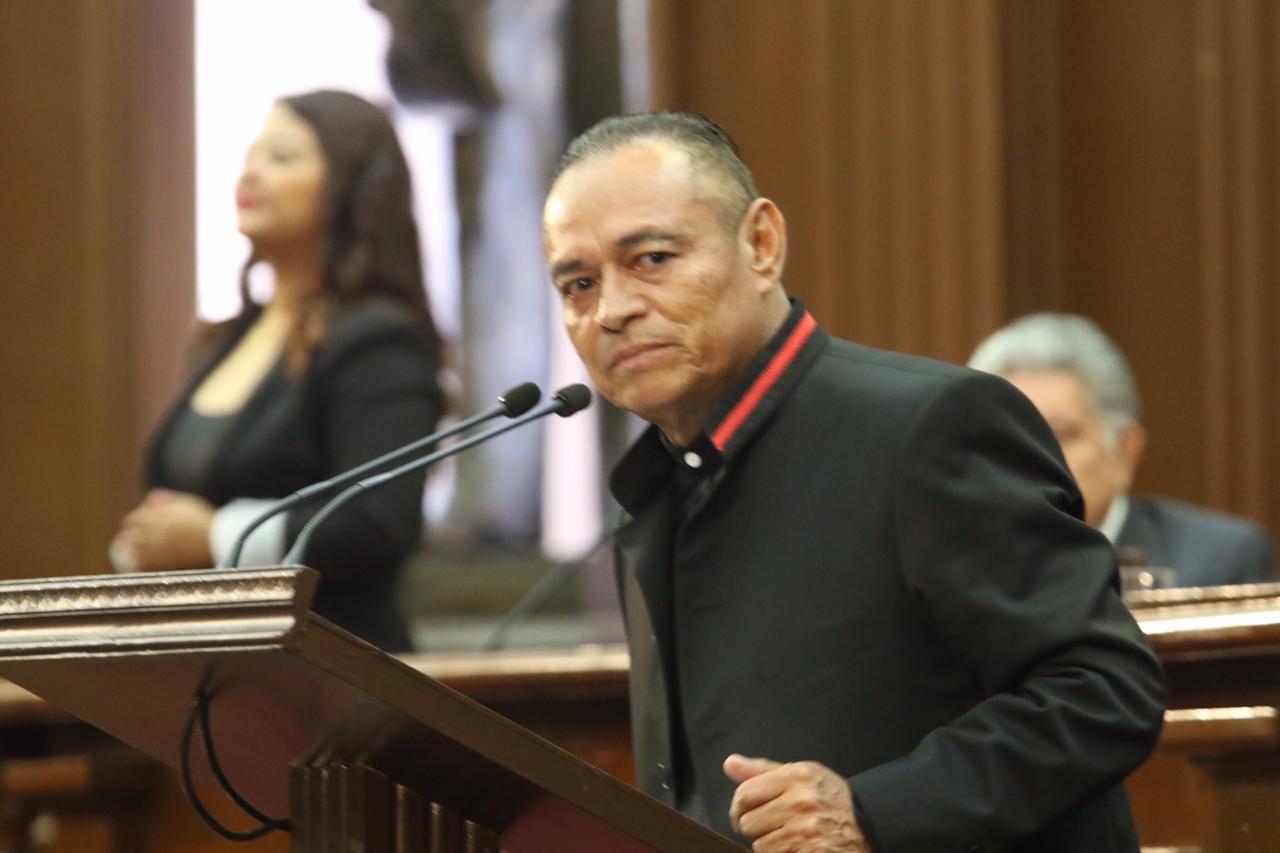  El Ejecutivo Estatal le ha quedado a deber a las y los michoacanos: Salvador Arvizu