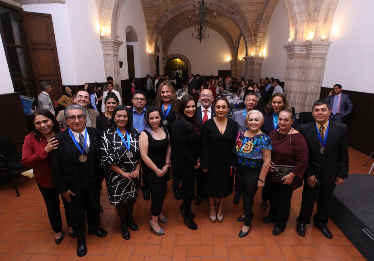 Reconocen CGCS y ANLM trayectoria de locutores en Michoacán
