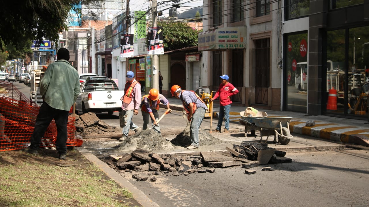  Concluye Gobierno de Michoacán, paso peatonal en carriles centrales de avenida Camelina