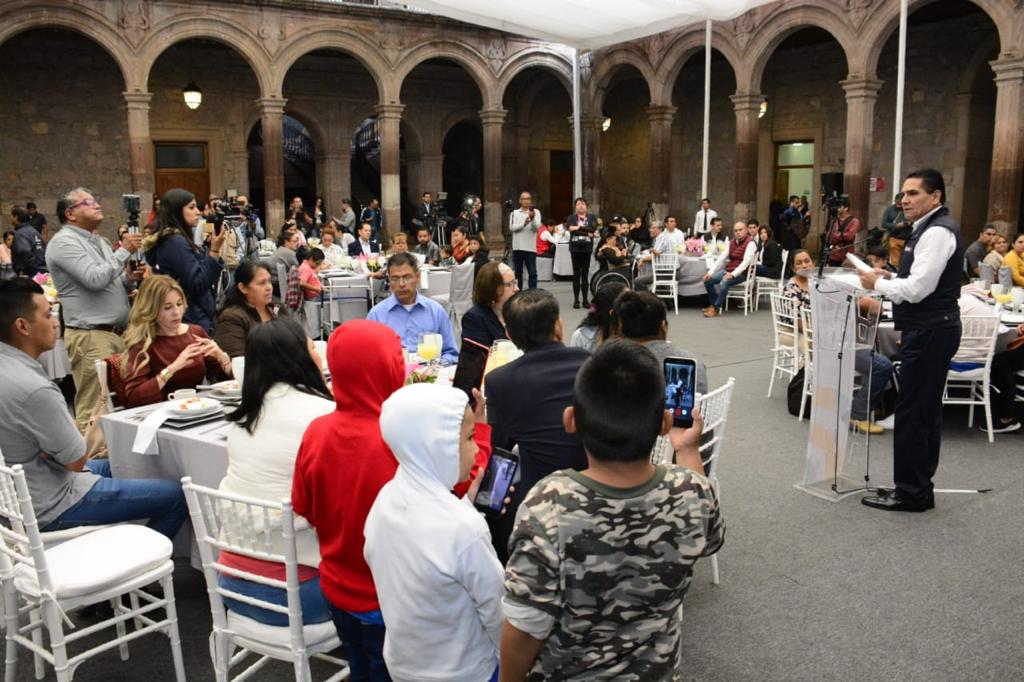  Entrega Gobernador viviendas a víctimas del 15 de septiembre