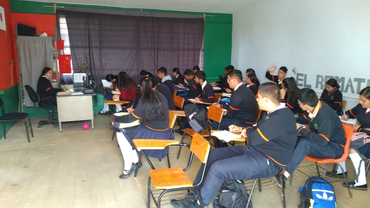  Concientizan a estudiantes del CECyTEM en temas de salud