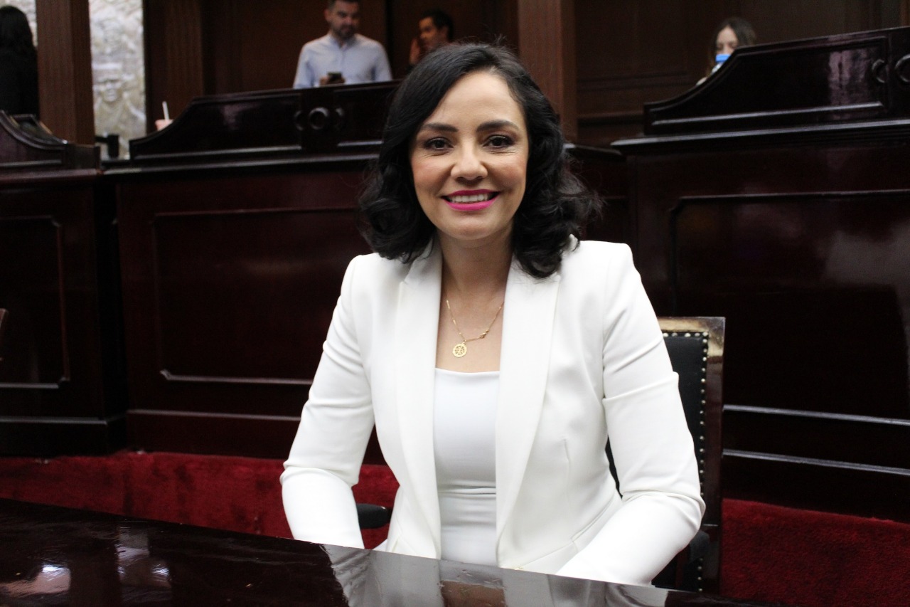  Exhorta Adriana Hernández a reforzar el trabajo legislativo