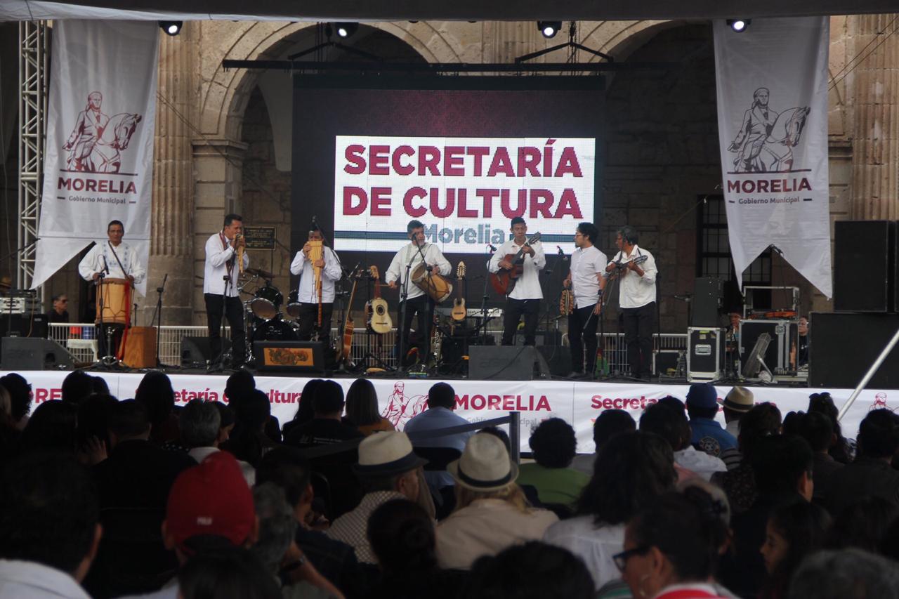  Morelianos viven emotivo concierto con Los Guaraguao