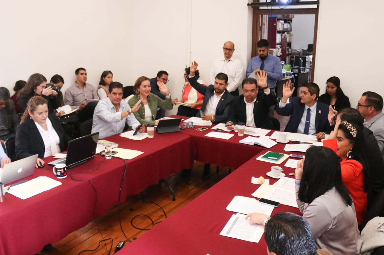 Aprueban dictámenes que contienen las Leyes de Ingresos Municipales de 26 municipios
