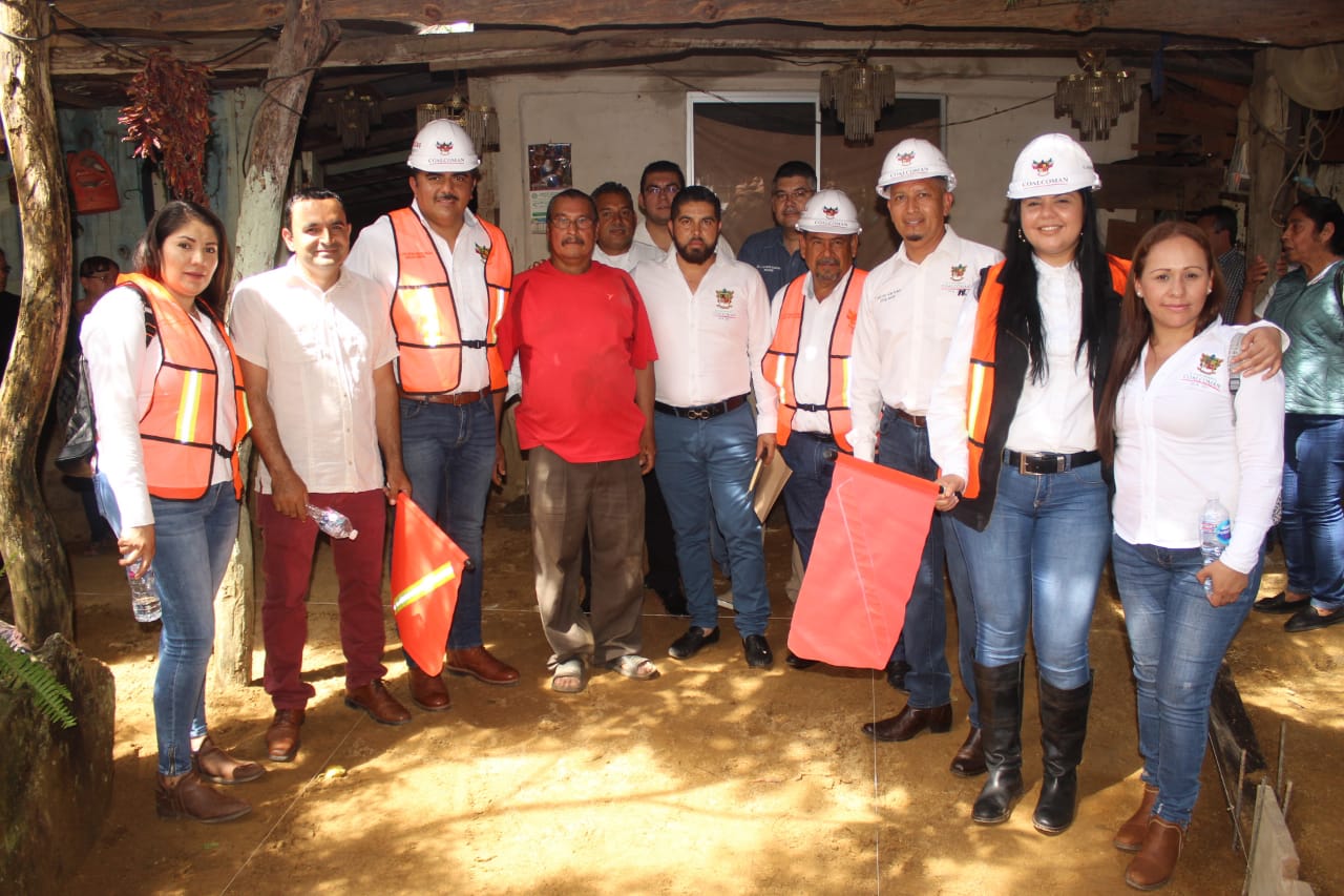  Llevan piso, techos y sanitarios a La Chichihua, en Coalcomán