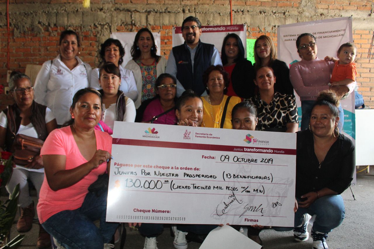  Gobierno de Morelia por segunda ocasión entrega créditos grupales a mujeres
