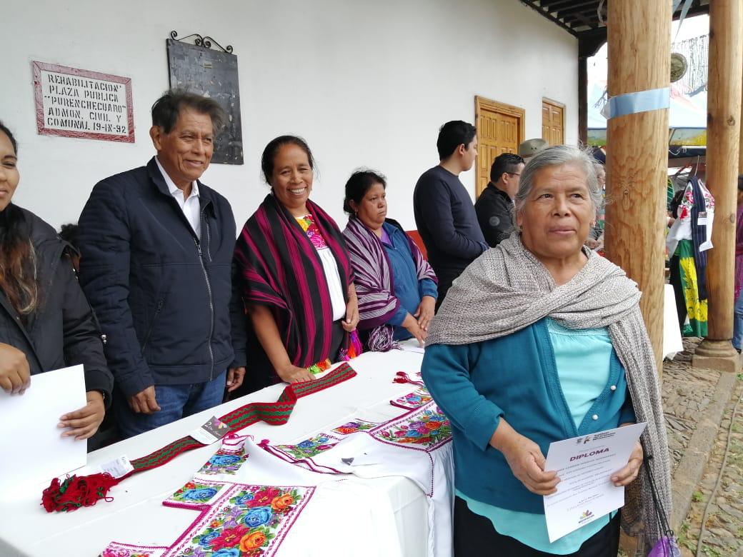 Premian a artífices de Aranza y San Jerónimo Purenchécuaro