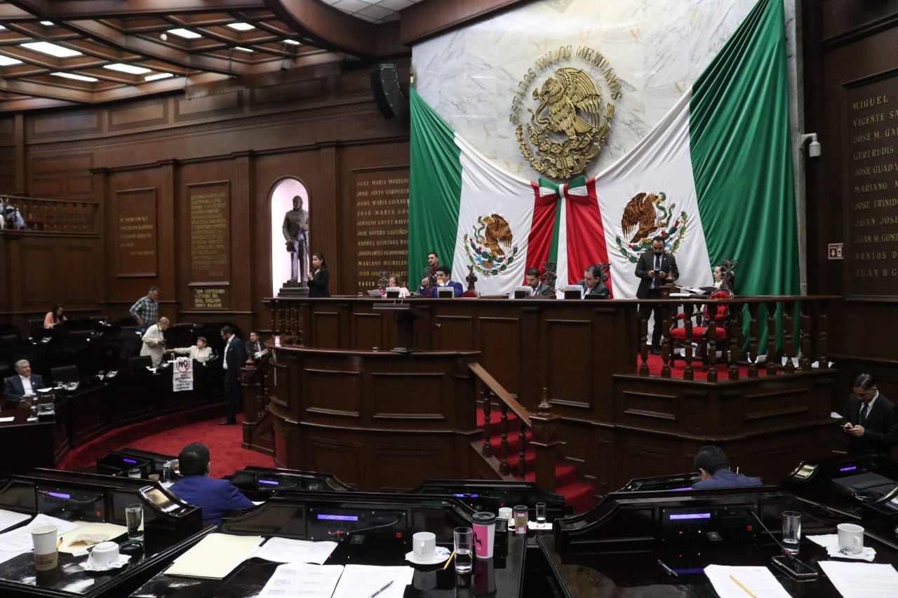  Aprueban recipiendario de la condecoración “Constitución de Apatzingán”