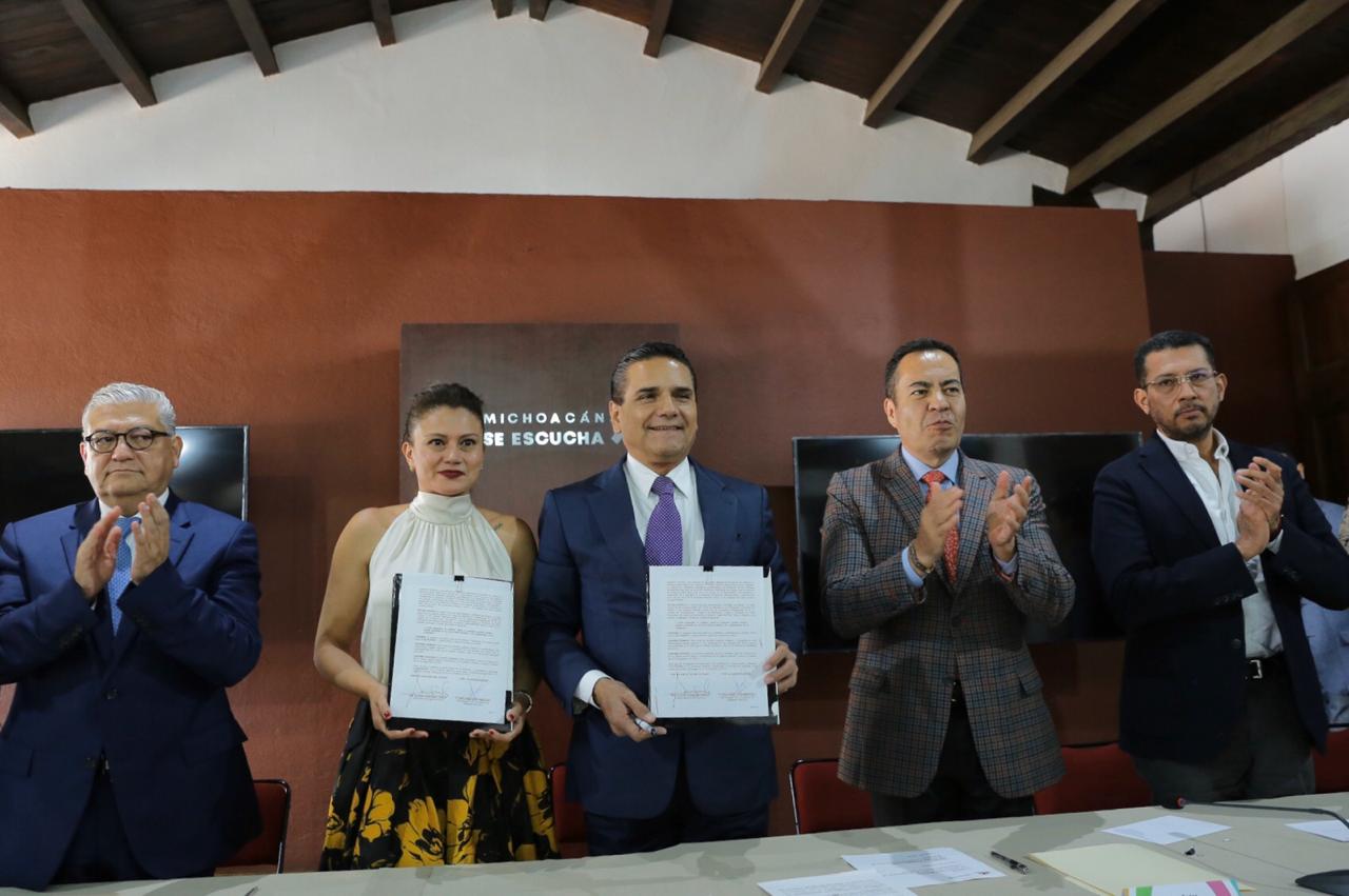 Signa Gobernador convenio con la Congregación Mariana Trinitaria