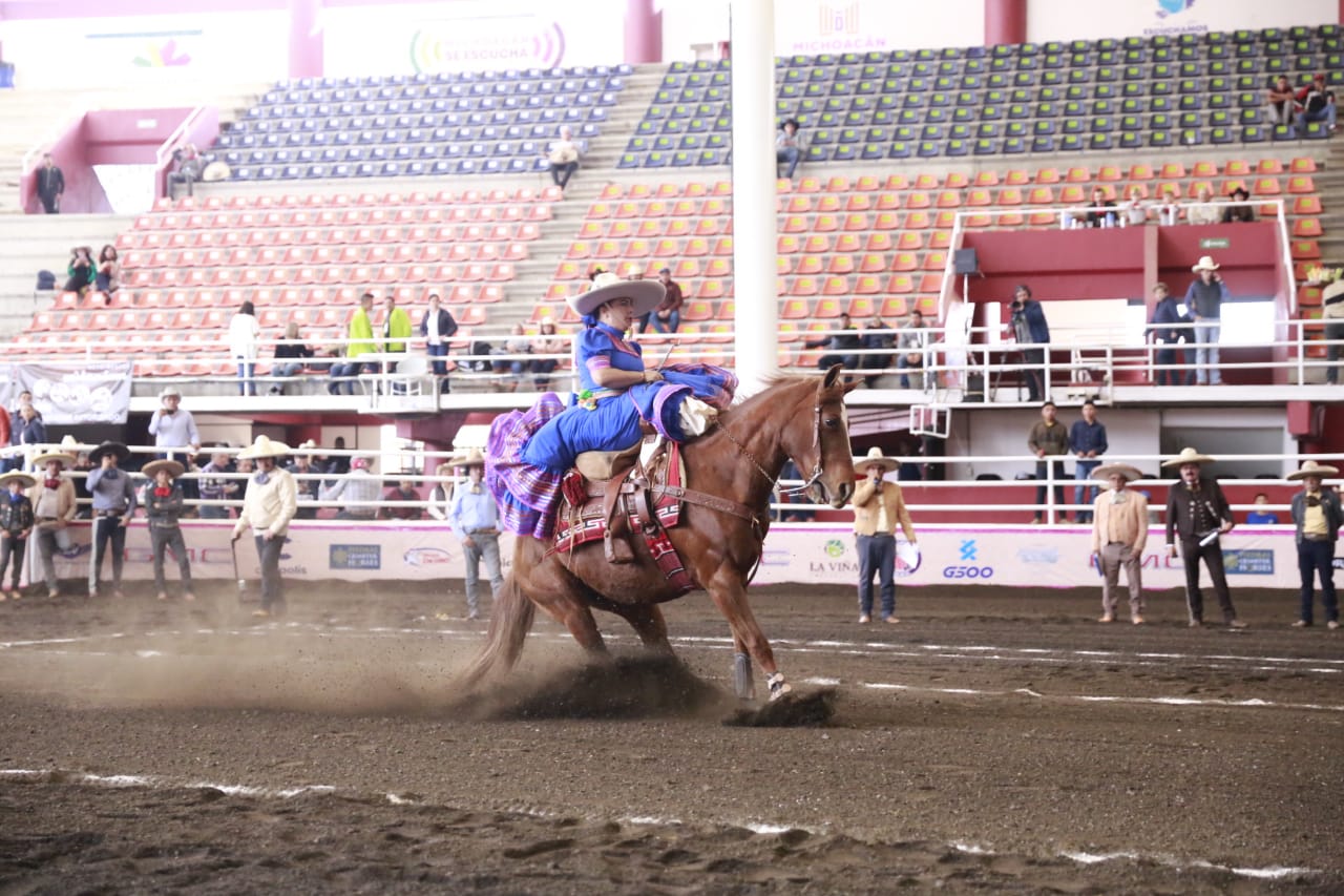  Deslumbran escaramuzas en Campeonato Nacional Charro en Michoacán