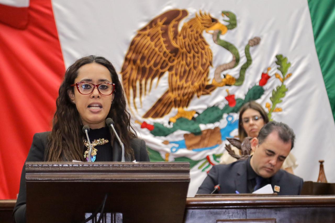  Padres que no impulsen la educación de sus hijos, que no gocen de programas gubernamentales, propone Tere Mora