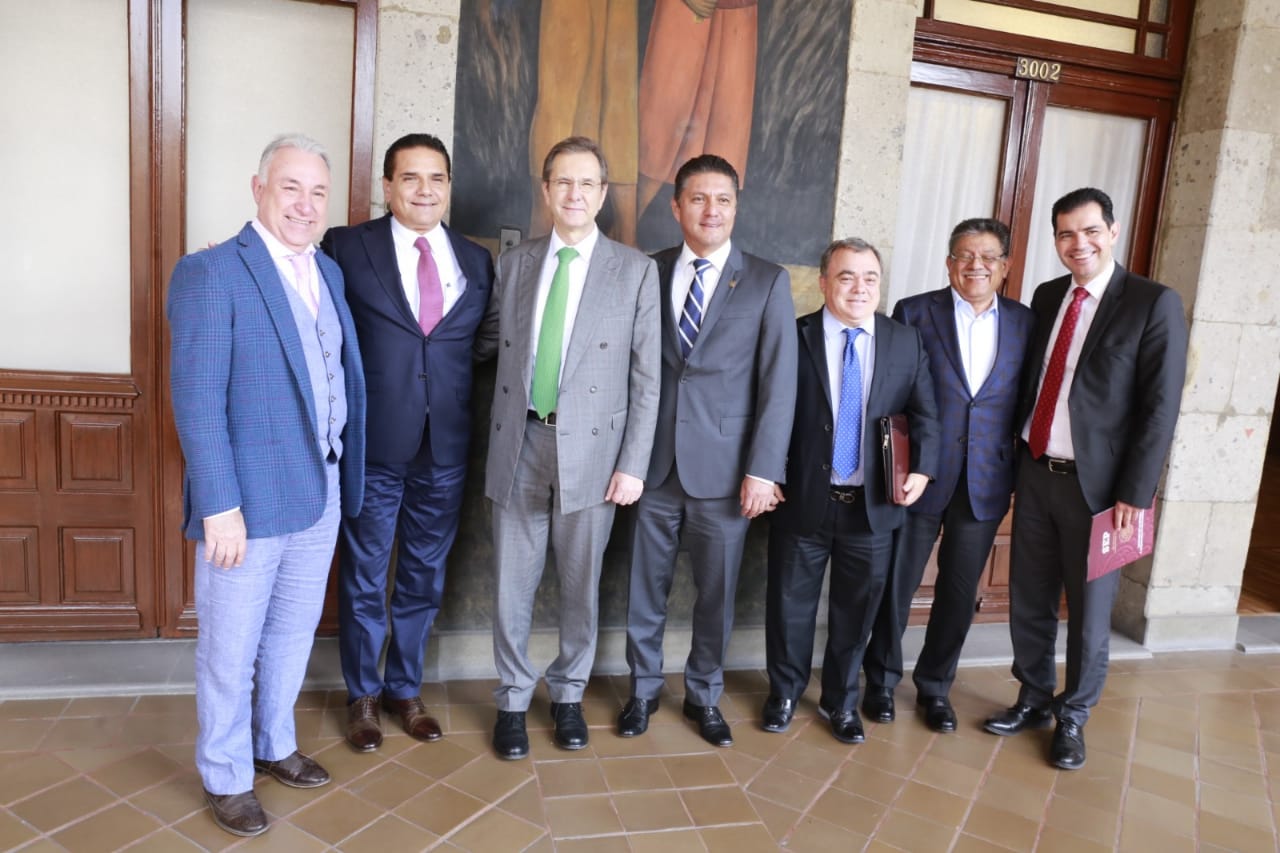 Avanza acuerdo para federalización de nómina educativa y apoyo a UMSNH