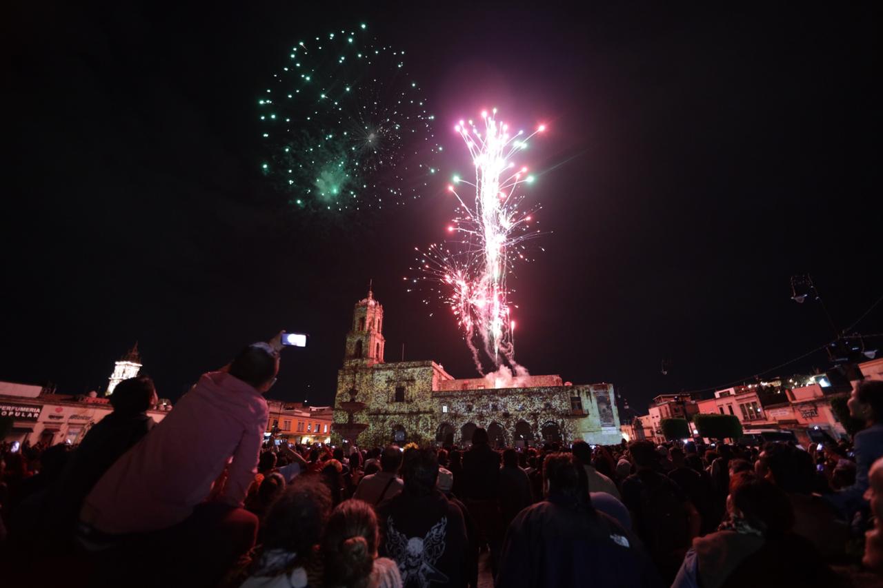 Tradición, cultura y espectáculo, vivió Morelia durante la Noche de Muertos