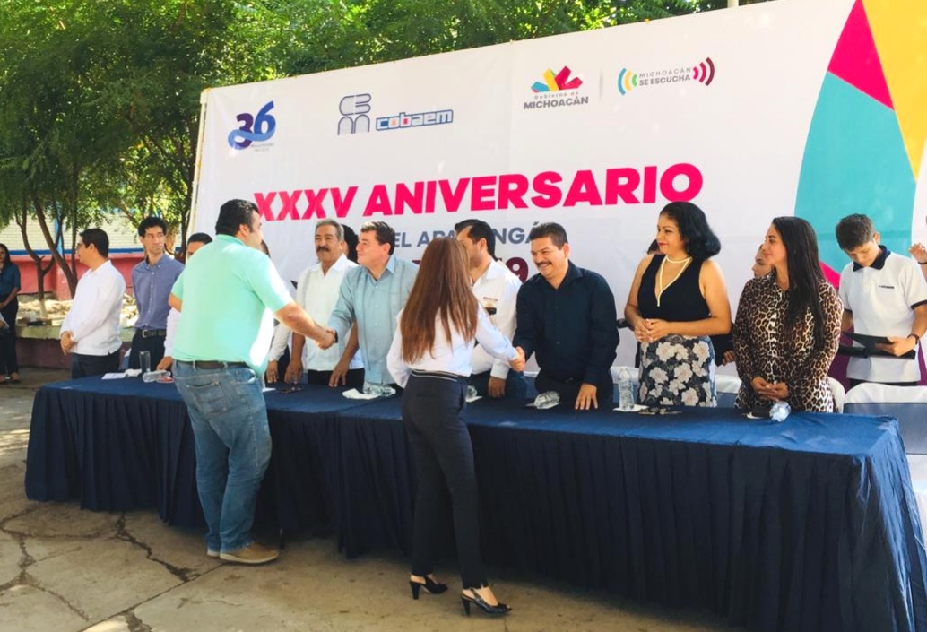  Plantel Apatzingán del Cobaem, celebra 35 años de formar jóvenes competitivos