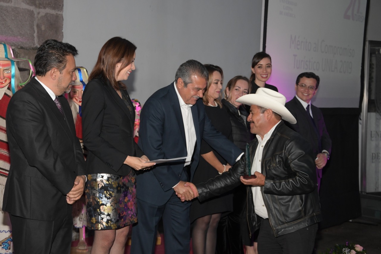  Califica Raúl Morón a la educación como trascendental para el desarrollo turístico