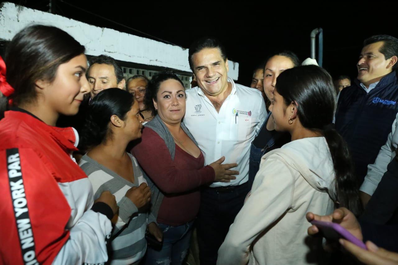  Invierte Gobierno en obras de agua y pavimentación en Numarán