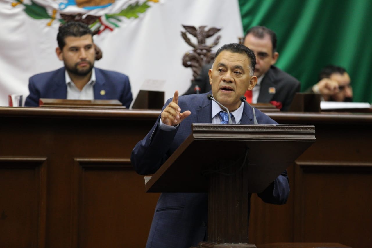  Fermín Bernabé sienta bases constitucionales en materia de paridad