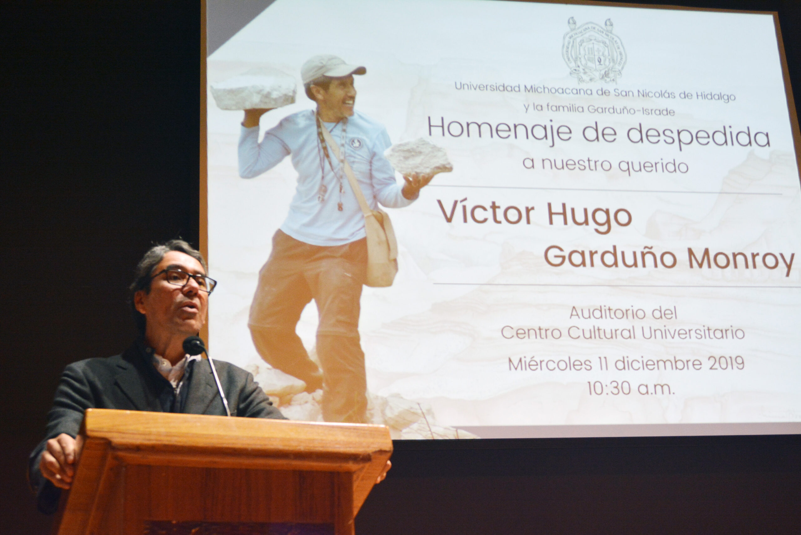  RINDE UMSNH HOMENAJE PÓSTUMO A VÍCTOR HUGO GARDUÑO MONROY