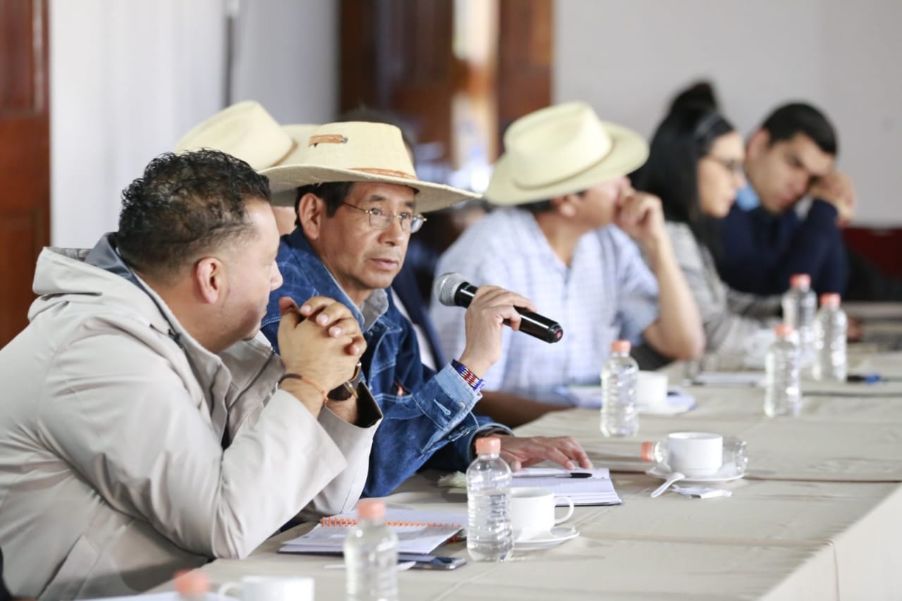  Encabeza Gobernador seguimiento a proyectos con Concejo Mayor de Cherán