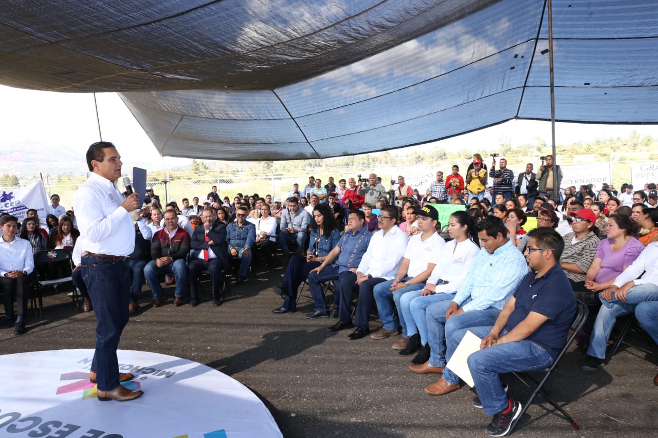  Entrega Gobernador a habitantes de Irimbo planta tratadora de aguas residuales