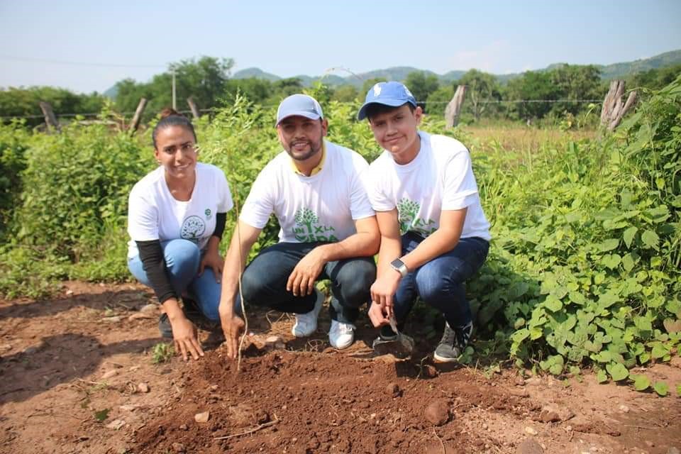 Logra Octavio Ocampo que jóvenes pueden liberar servicio social con acciones en pro del medio ambiente