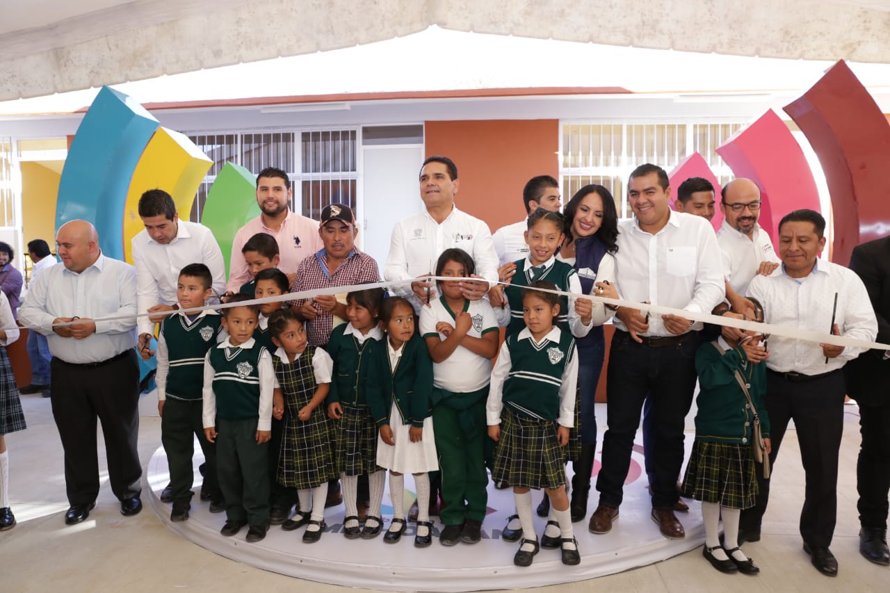  Recibe comunidad de Zirahuato escuela nueva