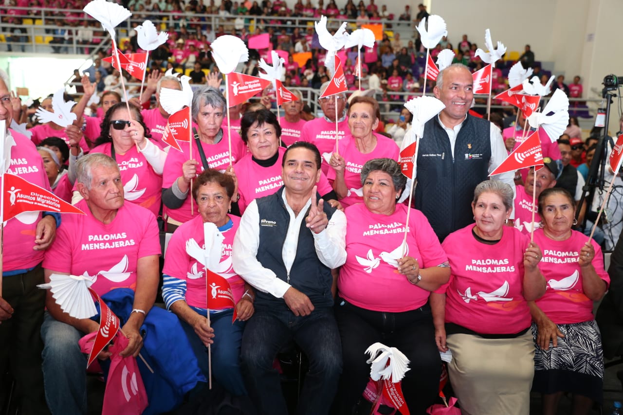  Trabajamos para reunir a más familias migrantes: Silvano Aureoles