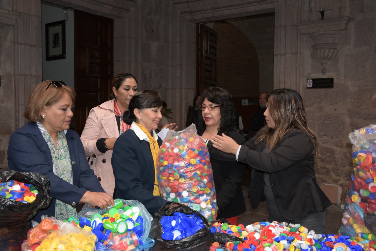  Gobierno de Morelia se suma al reciclaje de tapas en apoyo a AMANC