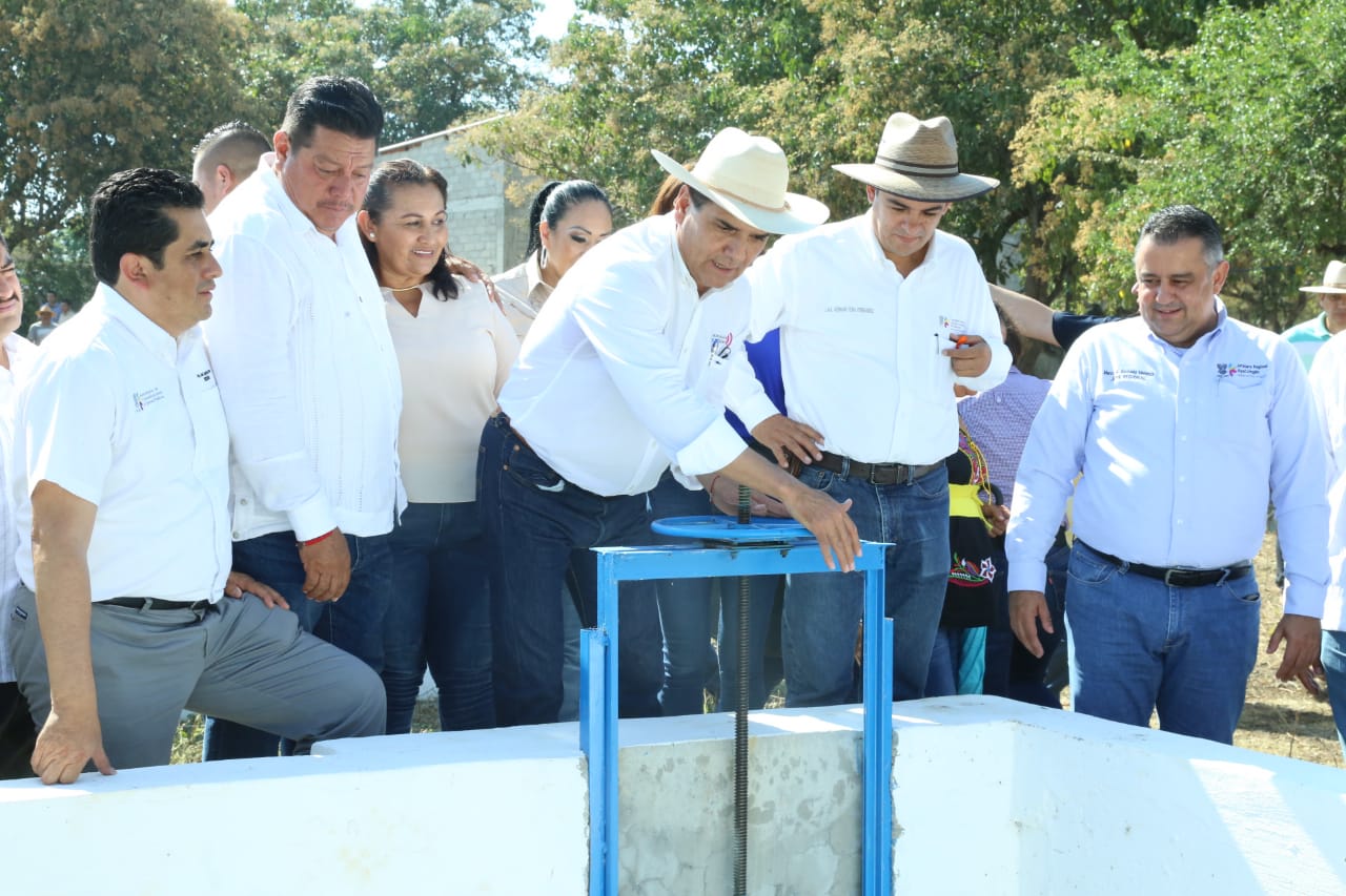 Entrega Gobernador obras por más de 146 mdp en Múgica y Gabriel Zamora