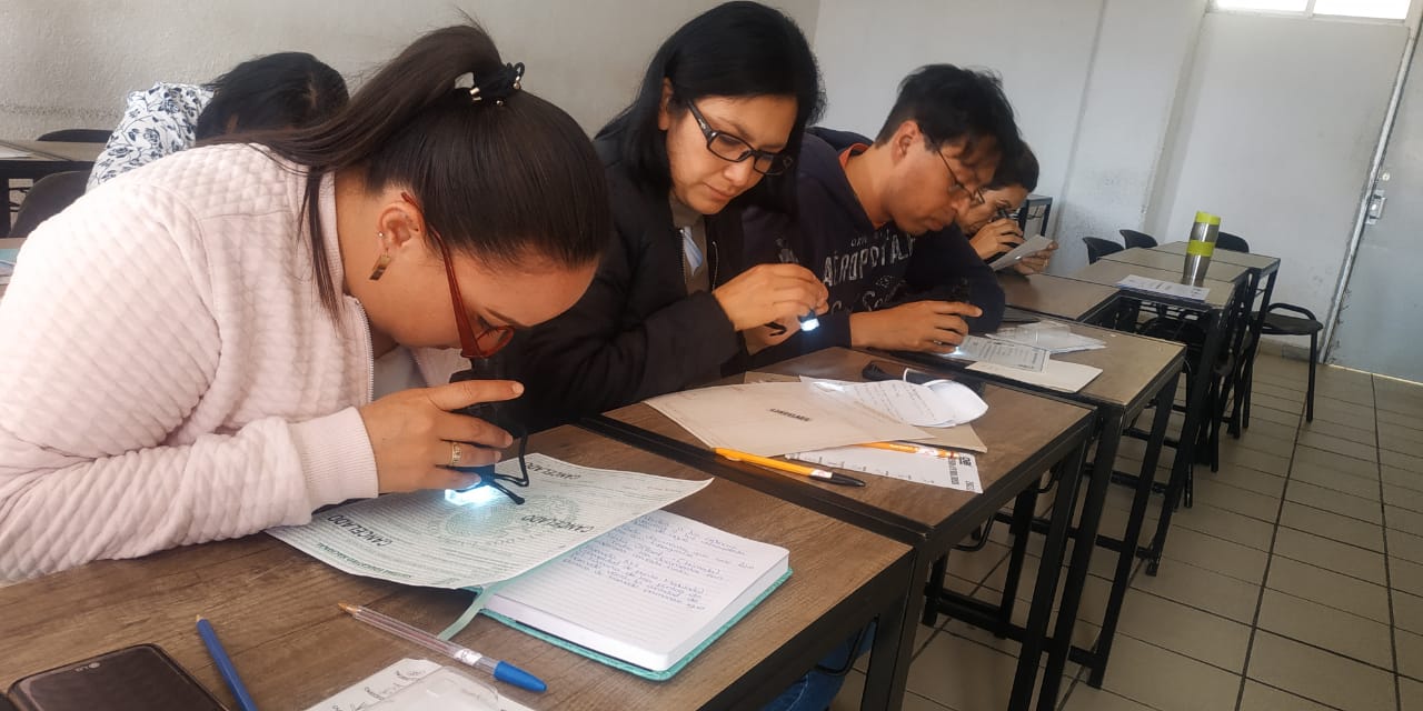  Personal de la UTM se capacitó para detectar documentos apócrifos
