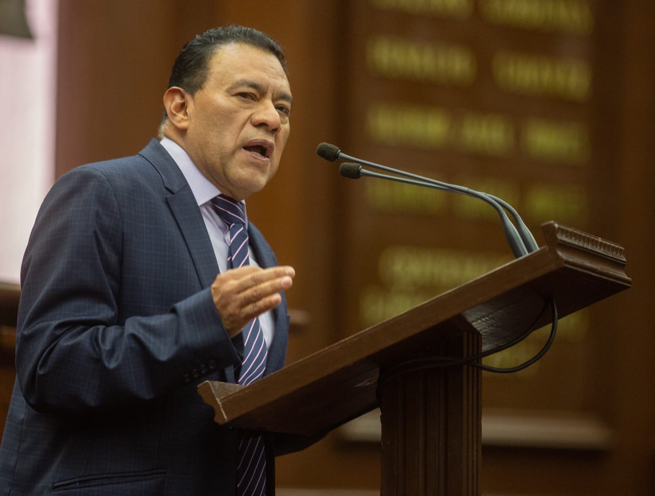 Promoverá Fermín Bernabé Ley de Etiquetado para comida chatarra en Michoacán