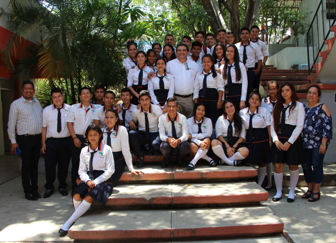  Plantel Carácuaro del CECyTEM dignificará sus instalaciones en el 2020